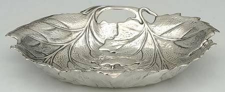 B127 (Sterling, Hollowware) 8" Leaf Shape Bowl