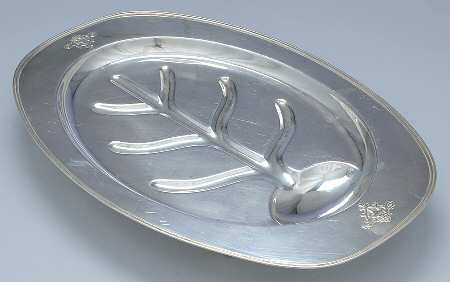 Princess (Silverplate Hollowware) 16" 4 Toed Meat Platter with Well