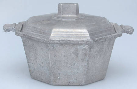 INS545 (Pewter, Hollowware) Individual Casserole & Lid
