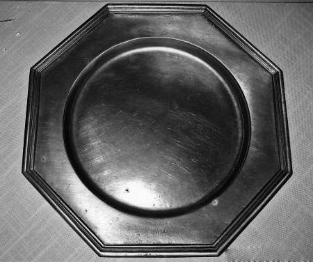 INS545 (Pewter, Hollowware) 10" Dinner Plate