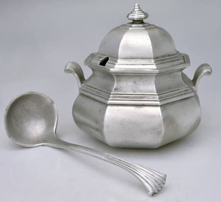 INS545 (Pewter, Hollowware) Tureen W/Lid & Ladle