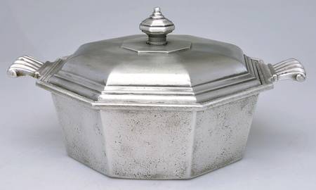 INS545 (Pewter, Hollowware) 2 Quart Round Covered Casserole