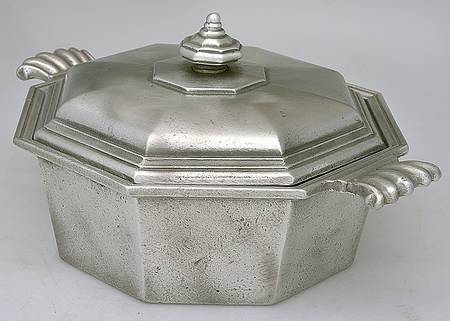 INS545 (Pewter, Hollowware) 1 Quart Round Covered Casserole