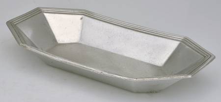 INS545 (Pewter, Hollowware) 11" Bread Tray