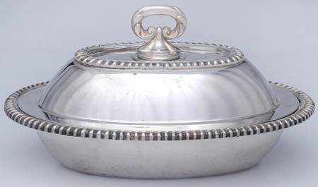 04410 (Silverplate Hollowware) Oval Small Covered Vegetable
