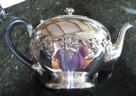 1047 (Silverplate, Hollowware) Teapot