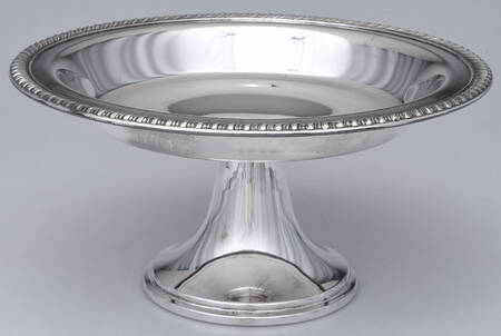 842 (Silverplate, Hollowware) 10" Diameter Pedestal Cake Stand