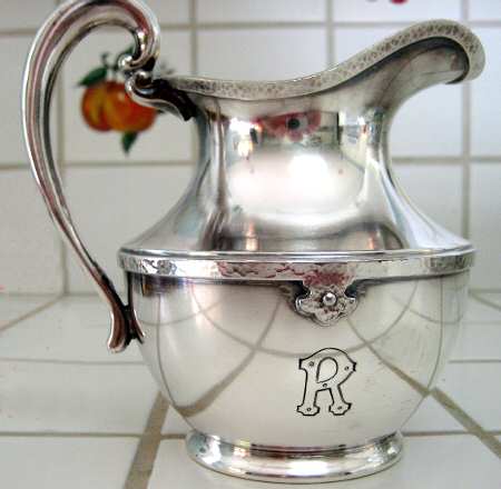 N7015 (Silverplate, Hollowware) Creamer