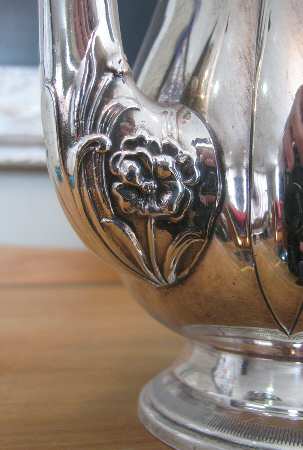 1046 (Silverplate, Hollowware) Silverplate Coffee Pot