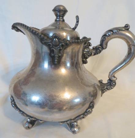 2027 (Silverplate, Hollowware) Creamer & Hinged Lid