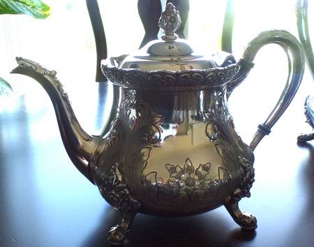 104 (Silverplate, Hollowware) Teapot