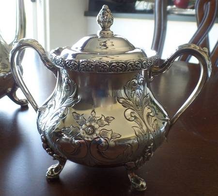 104 (Silverplate, Hollowware) Sugar Bowl & Lid