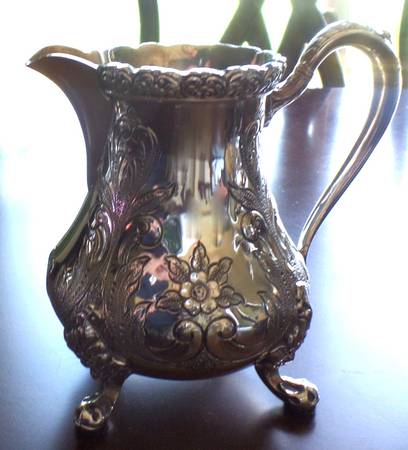 104 (Silverplate, Hollowware) Creamer