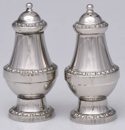 IAN1 (Silverplate, Hollowware) Salt and Pepper Set
