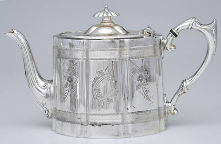 8574 (Silverplate, Hollowware) Teapot