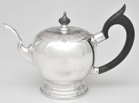 Williamsburg (Sterling, Hollowware) Teapot