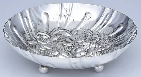 Repousse (Silverplate, Hollowware) Silverplate Footed Berry Bowl