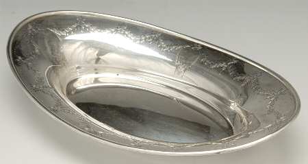 032 (Sterling, Hollowware) 10" Bread Tray