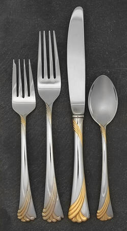 Kelly Gold (Stainless, Gold Accent) 4 Piece Place Setting