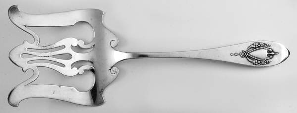 Mount Vernon (Sterling, 1905) Large Solid Asparagus Serving Fork