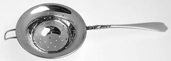 Nellie Custis (Sterling, 1915) Solid Individual Overcup Tea Strainer