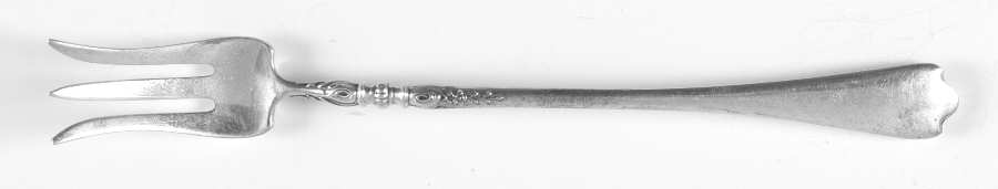 Nellie Custis (Sterling, 1915) Oyster Fork