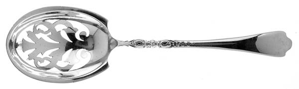 Nellie Custis (Sterling, 1915) Large Pierced Pea Serving Spoon