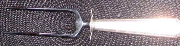 William & Mary (Sterling, 1921, No Monos) Large Joint/Roast Holder Fork