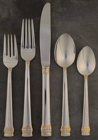 Hancock Gold (Stainless, Gold Accent) 5 Piece Place Setting