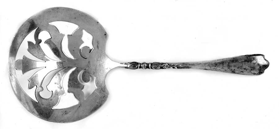 Nellie Custis (Sterling, 1915) Solid Bon Bon Spoon