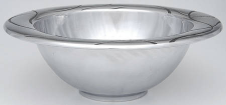 Vibe (Hollowware) 13" Salad Serving Bowl