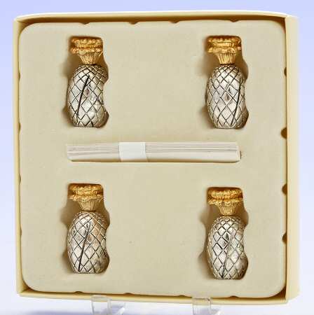 Williamsburg Collection (Silverplate, Hollowware) PLACE CARD HOLDER (SET OF 4)