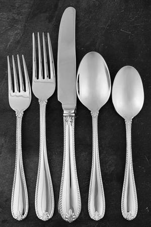 Tudor Bead-Augusta (Stainless) 5 Piece Place Setting