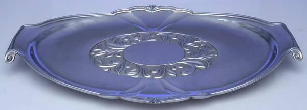 Butler's Pantry (Hollowware) 23" Oval Tray