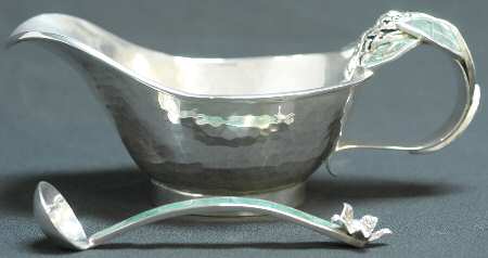 Silverplate Hollowware Sauce Boat W/Ladle