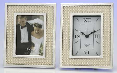 Jubilee Pearl (Silverplate, Giftware) Clock & Picture Frame Set (Frame 2 1/4" X 3 1/4")