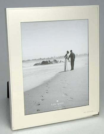 Darling Point (Silverplate, Hollowware) Frame Holds 8" X 10"