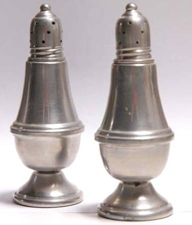 P626 (Pewter, Hollowware) Salt and Pepper Set