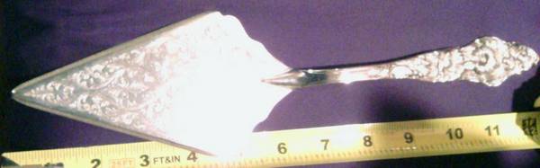 LEO21 (Silverplate) Solid Pie Server