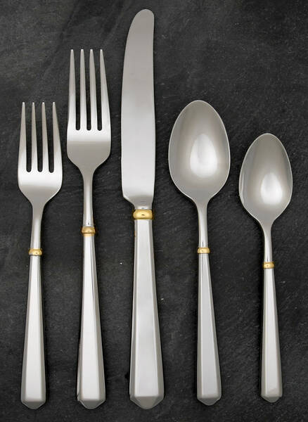 Todd Hill Gold (Stainless) 40 Piece Estate Set