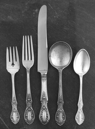 American Beauty (Sterling, 1935) 40  Piece Estate Set