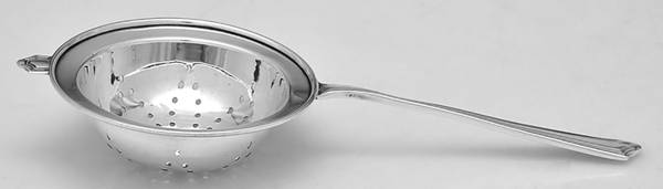 Mary Warren (Sterling, 1910-1932) Solid Individual Overcup Tea Strainer