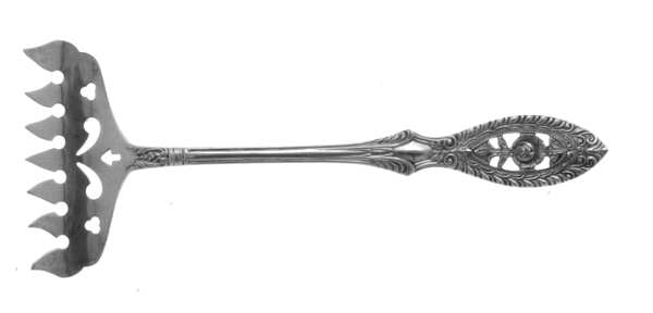 Valenciennes (Sterling, 1938) Large Solid Tined Sardine Serving Fork