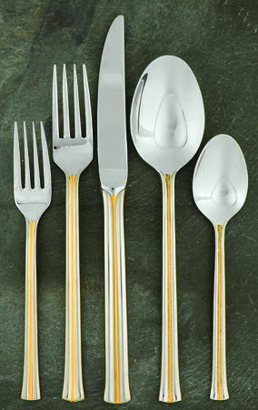 Newport Gold (Stainless, Gold Accent) 5 Piece Place Setting