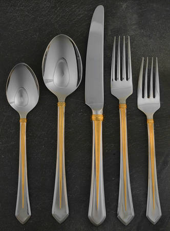 Pinnacle Gold (Stainless, Gold Accent) 5 Piece Place Setting