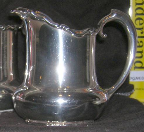 L32 (Silverplate, Hollowware) Creamer