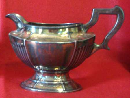 2085 (Silverplate, Hollowware) Creamer