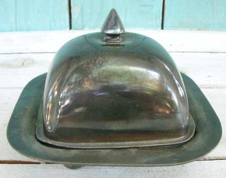 1981 (Silverplate, Hollowware) 1/4 Pound Covered Butter & Liner