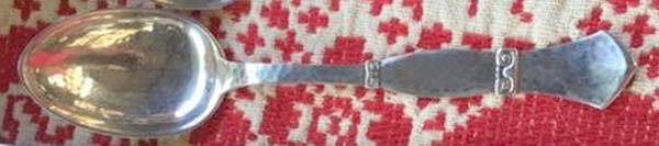 M11 (Sterling) Place/Oval Soup Spoon