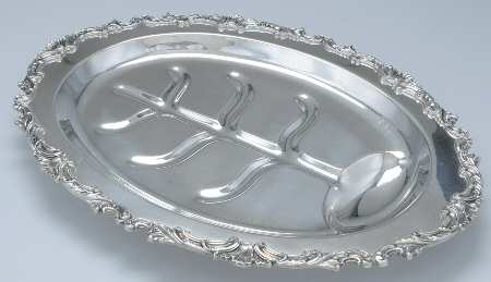 Ascot (Silverplate, Hollowware) Medium Plated Footed Meat Platter with Well